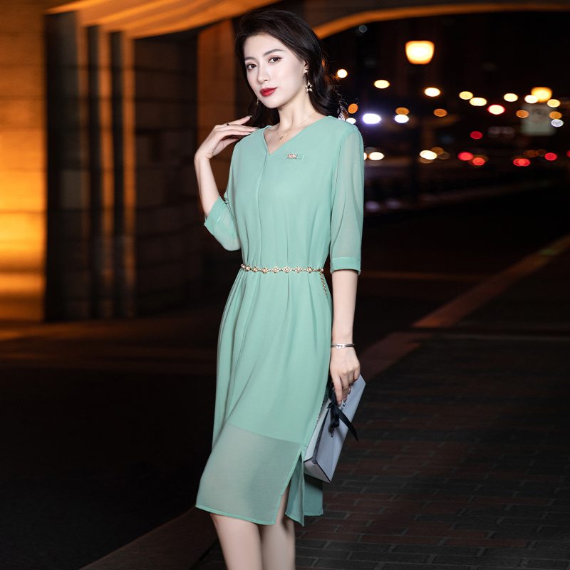 ชุดราตรี ชุดราตรีสวยหรู แบบ ทันสมัย Evening dress