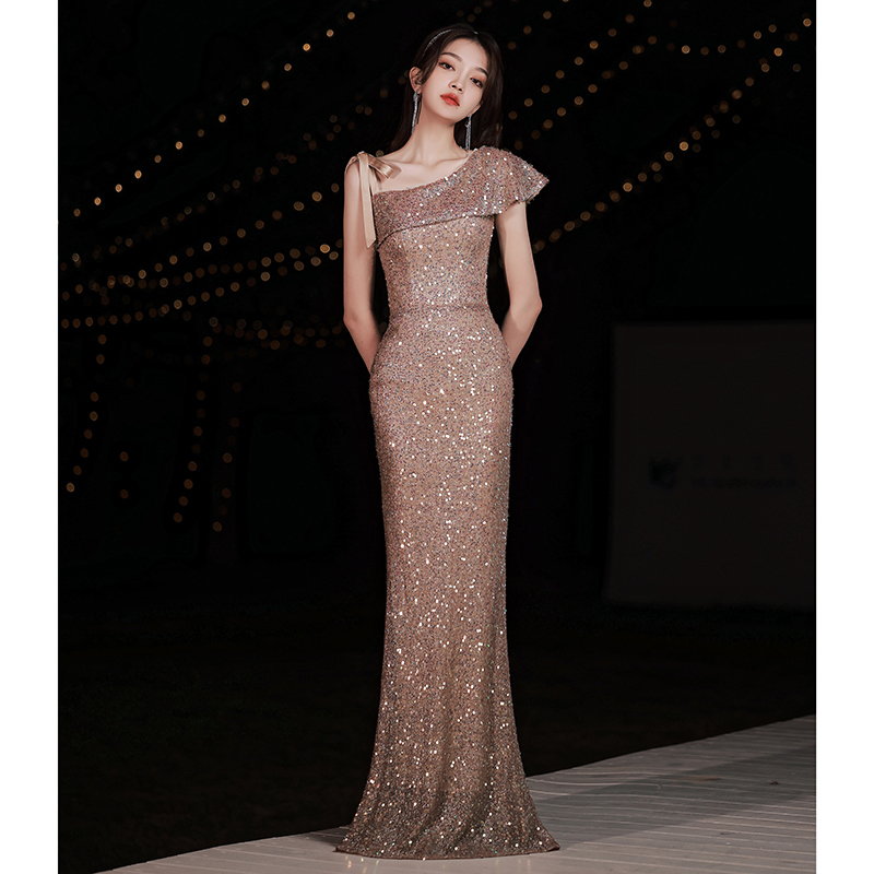 ชุดราตรี ชุดราตรีสวยหรู แบบ ทันสมัย Evening dress