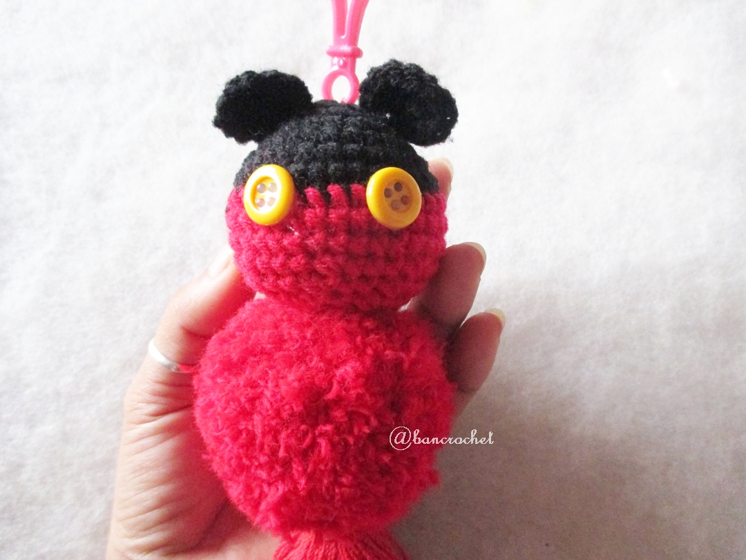 พวงกุญแจปอมปอมมิกกี้เม้าส์ pompoms mickey crochet keychain