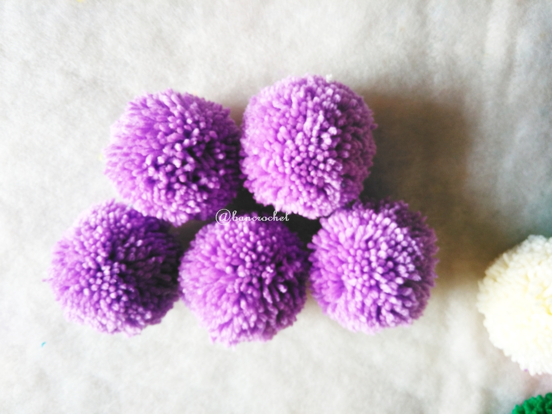 ปอมปอมไหมพรมสีม่วง ขนาด 2 นิ้ว pompoms crochet ม่วงอ่อน 2 นิ้ว