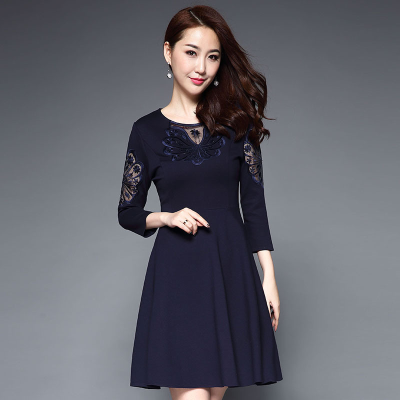 Dress4602 เดรสไซส์ใหญ่แขนยาวทรงสวยสีพื้นกรม แต่งลูกไม้ที่อกและแขน ซิปหลังใส่ง่าย ผ้าคอตตอนสแปนเด็กซ์เนื้อดีมีน้ำหนักทิ้งตัวยืดหยุ่นสูงใส่สบาย งานดีทรงดีใส่สวย ใส่เที่ยว/ใส่ทำงานได้
