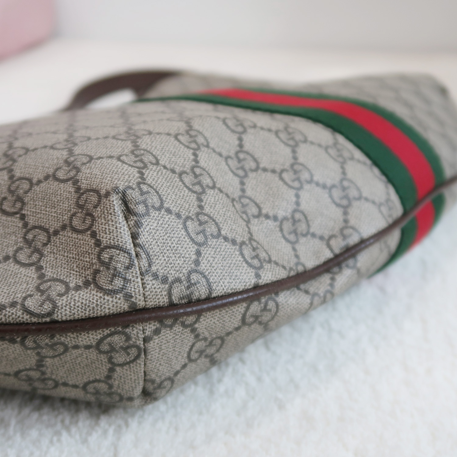 Gucci GG Ophidia Medium Zip Messenger Bag