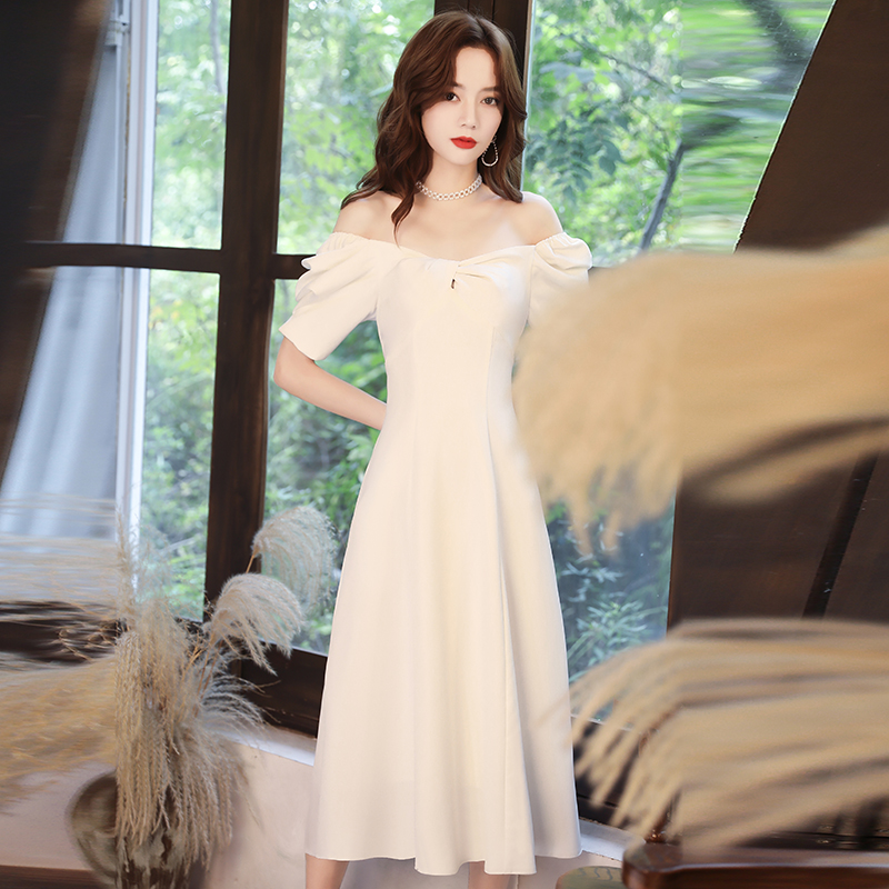 ชุดราตรี ชุดราตรีสวยหรู แบบ ทันสมัย Evening dress