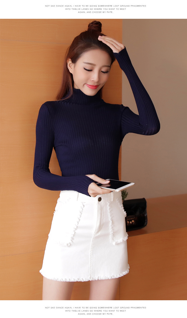 สีกรมท่า : เสื้อสเวตเตอร์ ไหมพรมคอเต่าพับได้ ผ้าร่อง ยืดได้เยอะ หุ้มถึงมือ พร้อมส่ง