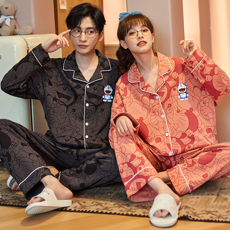 ชุดนอนผู้หญิง