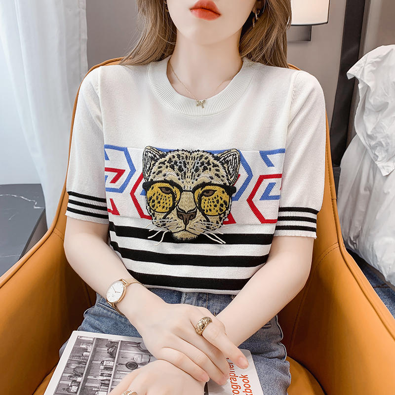 เสื้อยืดวัยรุ่นน่ารักๆ เสื้อวัยรุ่นแขนสั้น เสื้อผ้าวัยรุ่นเกาหลี แบรนด์ Wiyike
