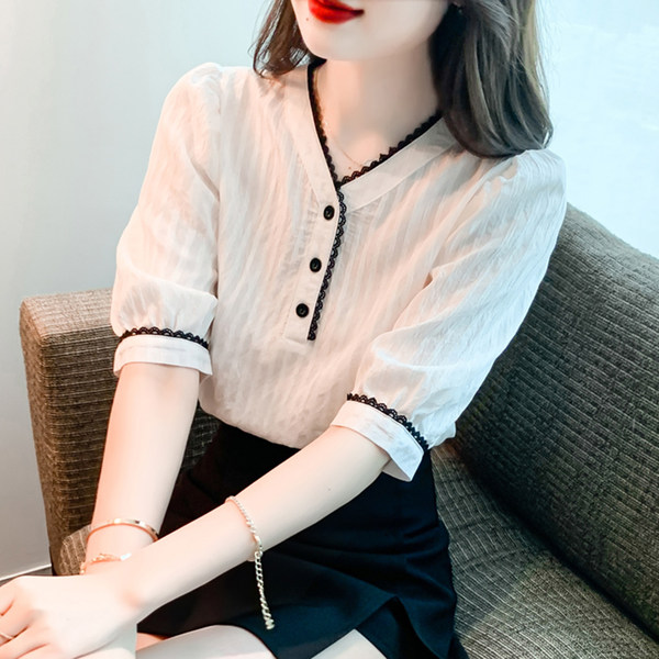 เสื้อลูกไม้ แขนสั้น