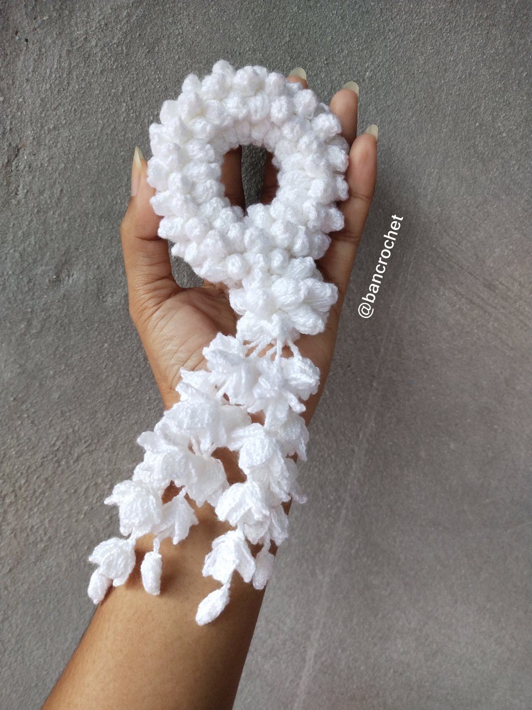 Bancrochet พวงมาลัยมะลิถักโครเชต์ Crochet Thai Garland ขาว 8*15 cm