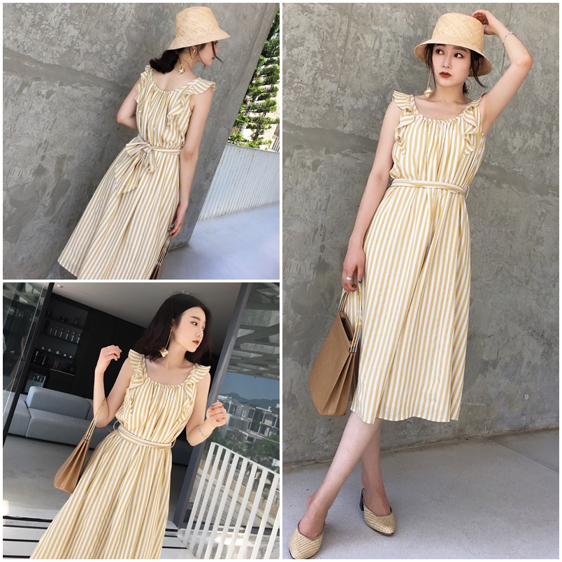 Dress4597 เดรสยาวทรงปล่อยลายทางโทนสีขาวเหลืองมัสตาร์ด สายบ่าแต่งระบาย มีผ้าผูกเอว ผ้าลินินเนื้อดี