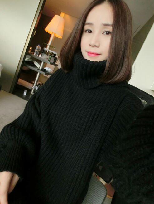 เสื้อไหมพรมคอเต่า ตัวโคล่ง สีดำ ยืดได้เยอะ ใส่เดี่ยวไหรือใส่โค้ทคลุมก็สวยจ้า