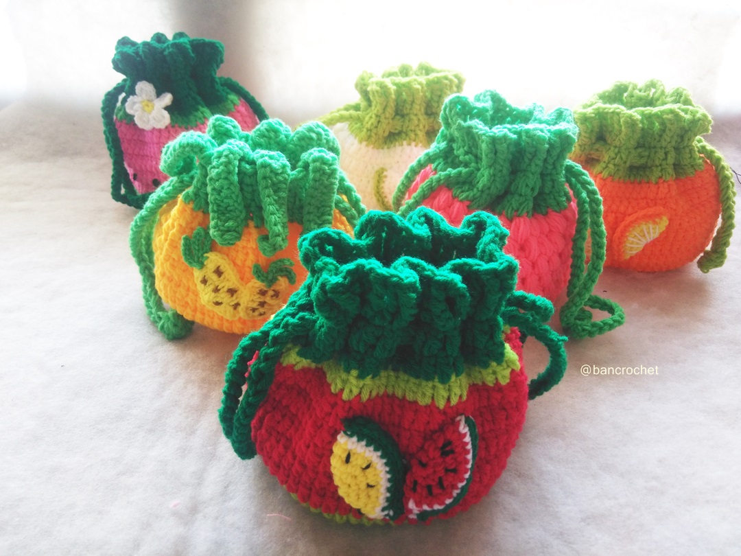 Bancrochet ราคาส่ง กระเป่าถักโครเชต์ crochet bags wholesale สีหลากสี 6x6 นิ้ว