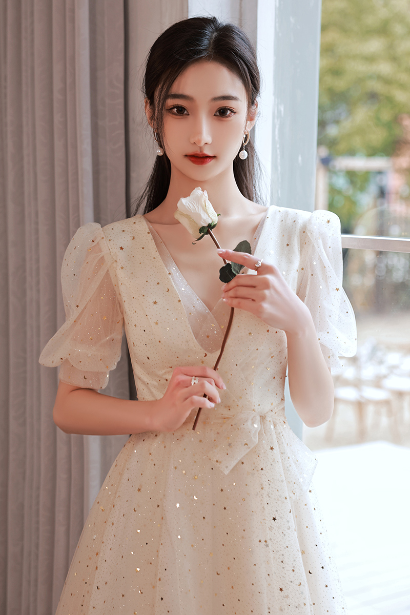 ชุดราตรี ชุดราตรีสวยหรู แบบ ทันสมัย Evening dress