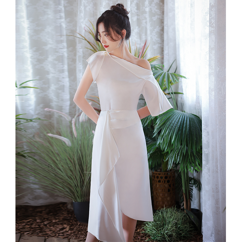 ชุดราตรี ชุดราตรีสวยหรู แบบ ทันสมัย Evening dress
