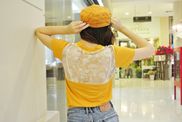 เสื้อยืด โชว์หลังลายลูกไม้