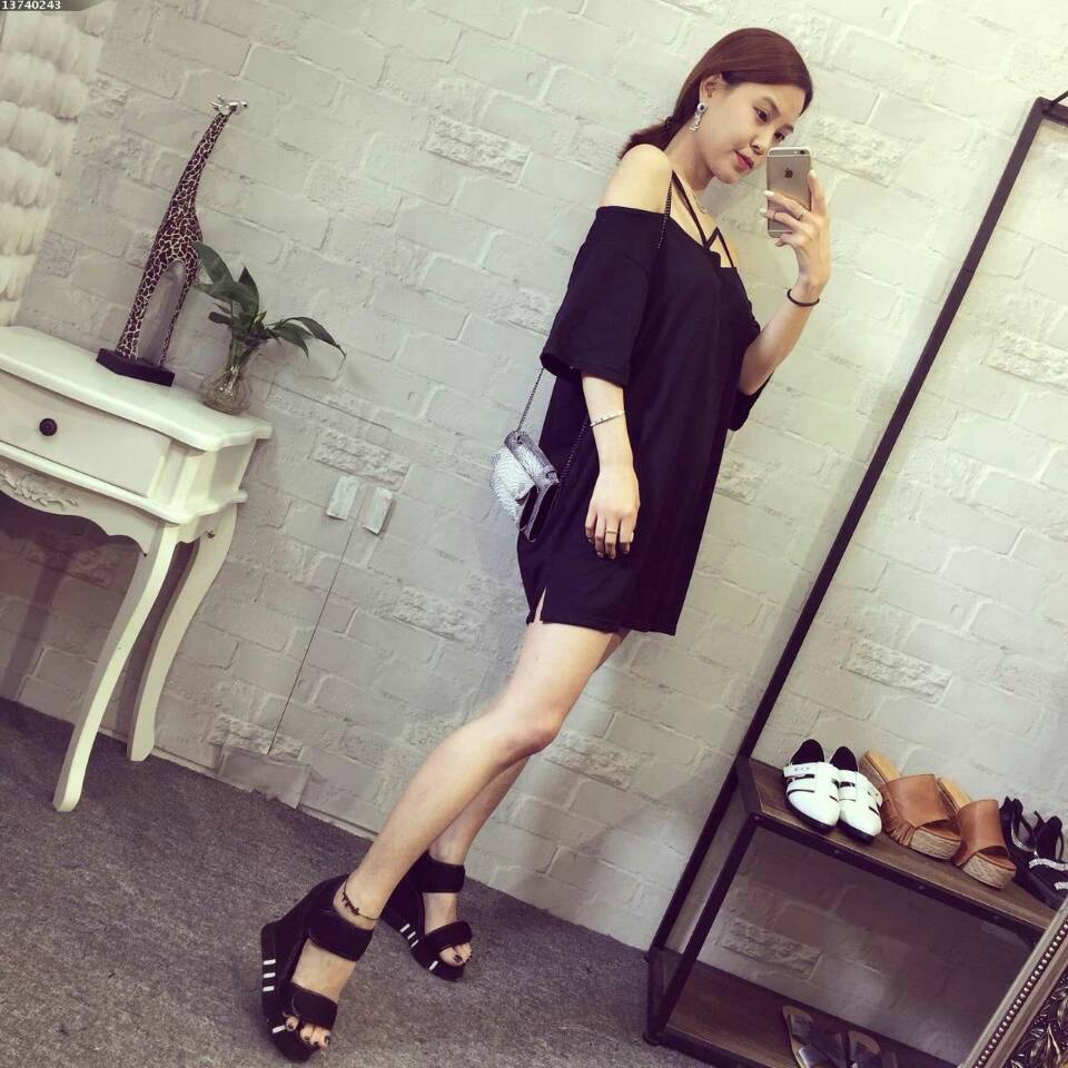 เสื้อแฟชั่น แต่งสายโชว์ไหล่ เซ็กซี่ พร้อมส่ง samepic