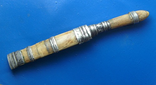 มีดปากกางา