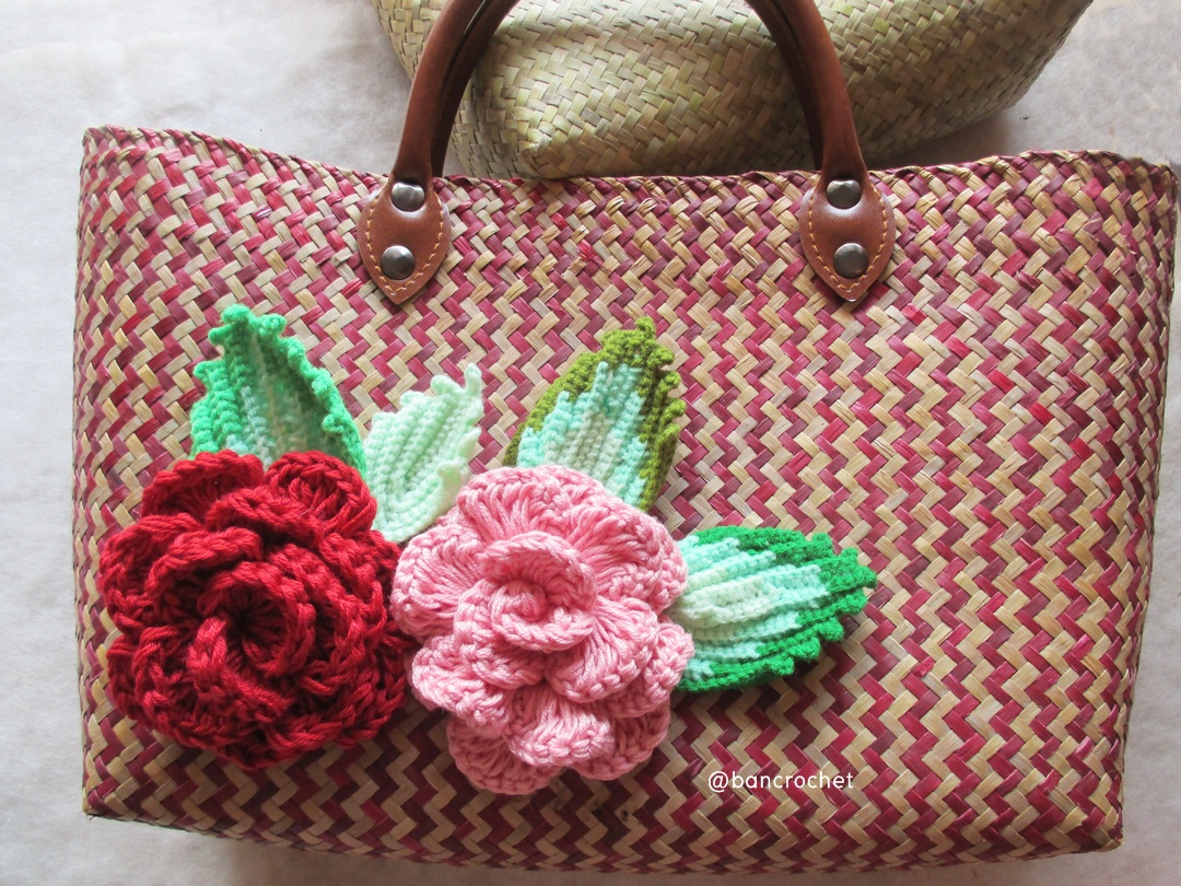 bancrochet กระเป๋ากระจูดสาน ประดับดอกไม้ ขนาด 10*14*5*15 นิ้ว basket weave bags ธรรมชาติ 10*14*5*15 นิ้ว