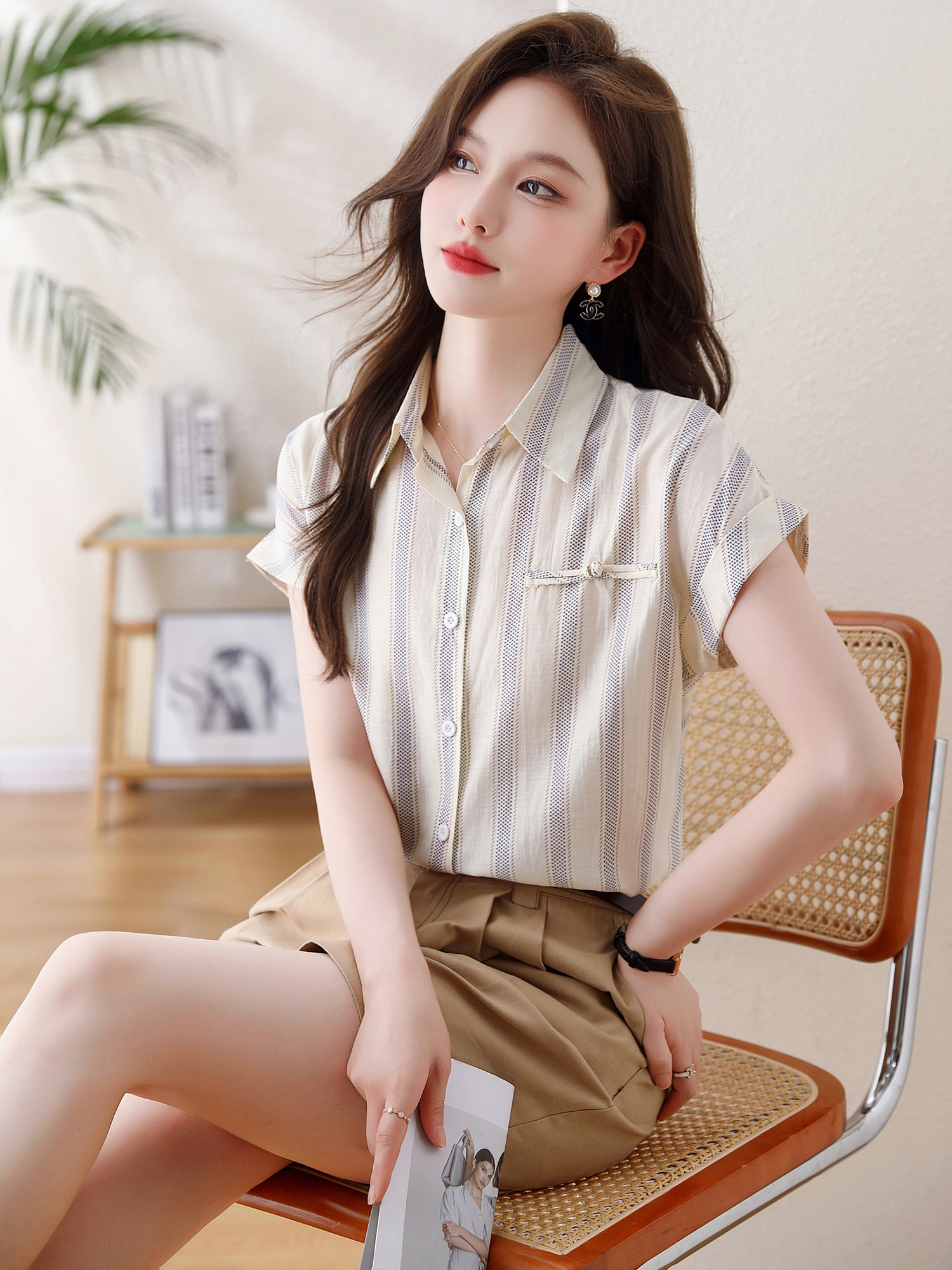 เสื้อเชิ้ตผู้หญิงใส่ทํางาน 390 บาทต่อชิ้น ฟรีค่าจัดส่ง