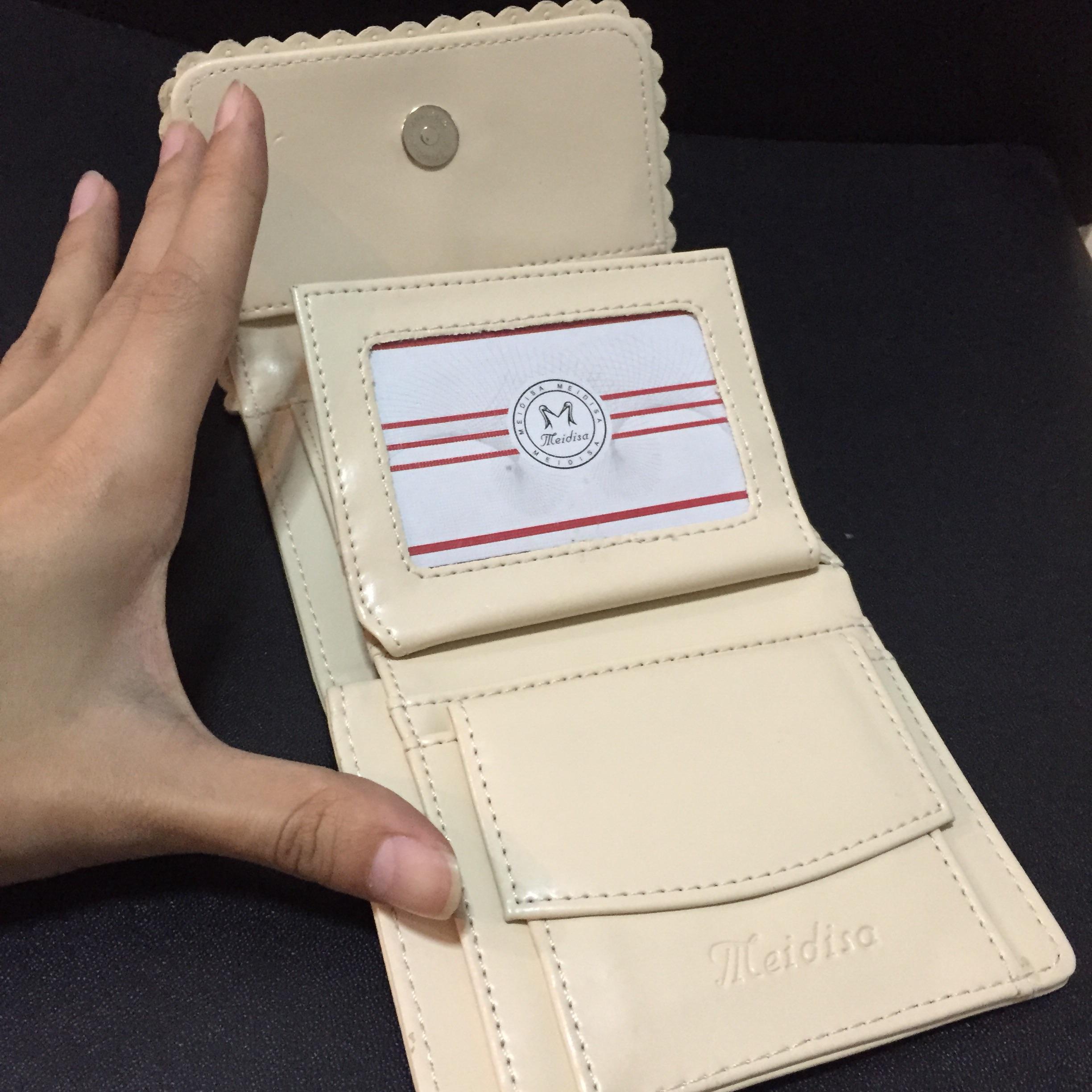 กระเป๋าสตางค์ เปียโนน่ารัก สีครีม