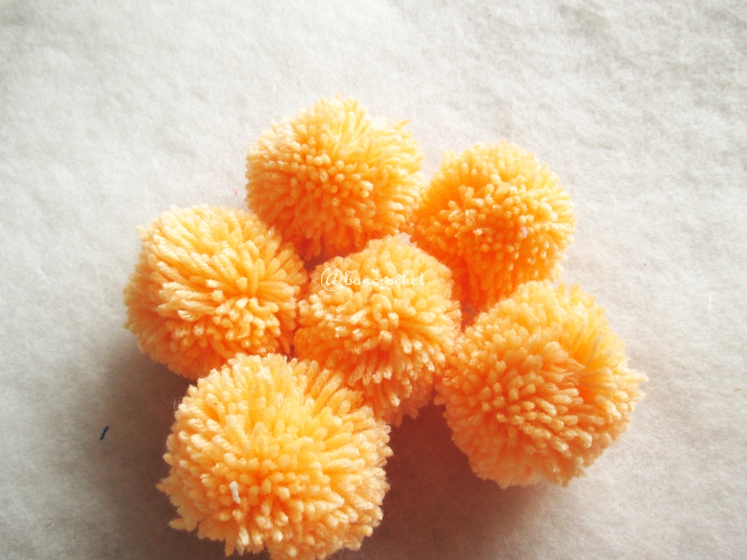ปอมปอมไหมพรมสีส้มอ่อน ขนาด 2 นิ้ว pompoms crochet
