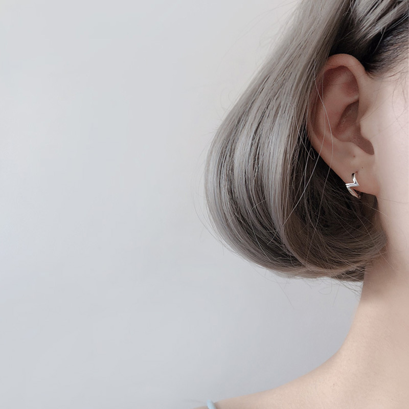 ต่างหูเงินแท้ S925 รุ่น Bolt ต่างหูห่วงสายฟ้า มินิมอล สูง11.2mm เงินแท้ทั้งชิ้น Silver925 ต่างหูผู้ชาย ต่างหูผู้หญิง ตุ้มหูเงินแฟชั่น