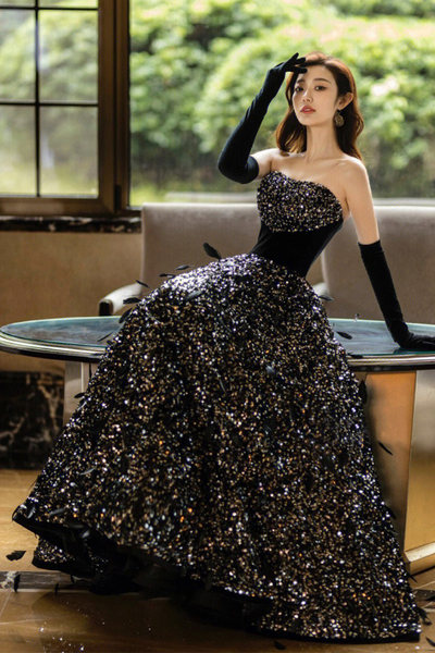 ชุดราตรี ชุดราตรีสวยหรู แบบ ทันสมัย Evening dress