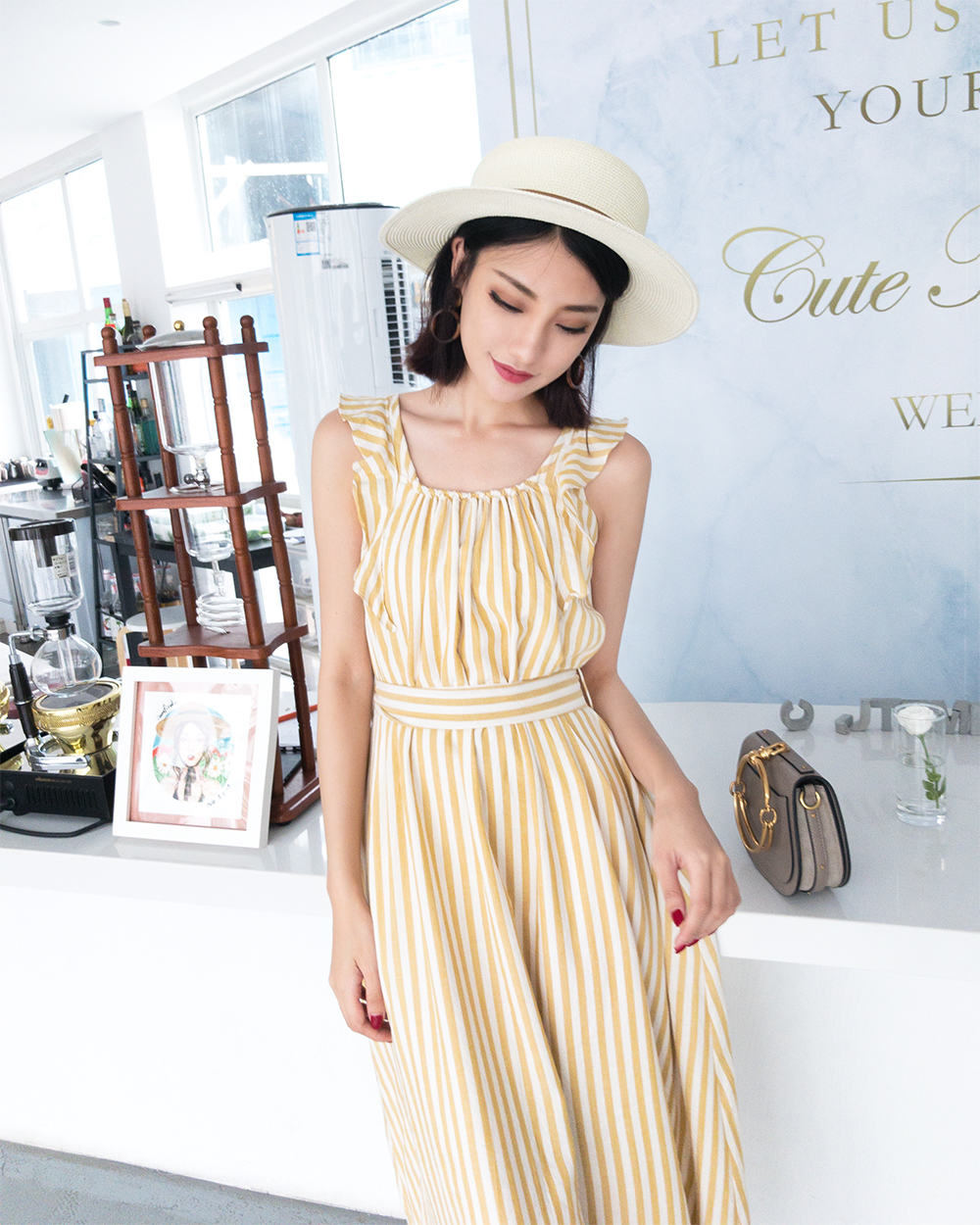 Dress4597 เดรสยาวทรงปล่อยลายทางโทนสีขาวเหลืองมัสตาร์ด สายบ่าแต่งระบาย มีผ้าผูกเอว ผ้าลินินเนื้อดี