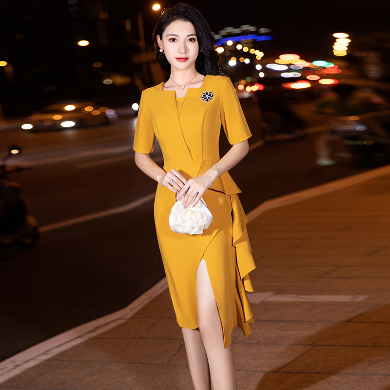 ชุดราตรี ชุดราตรีสวยหรู แบบ ทันสมัย Evening dress