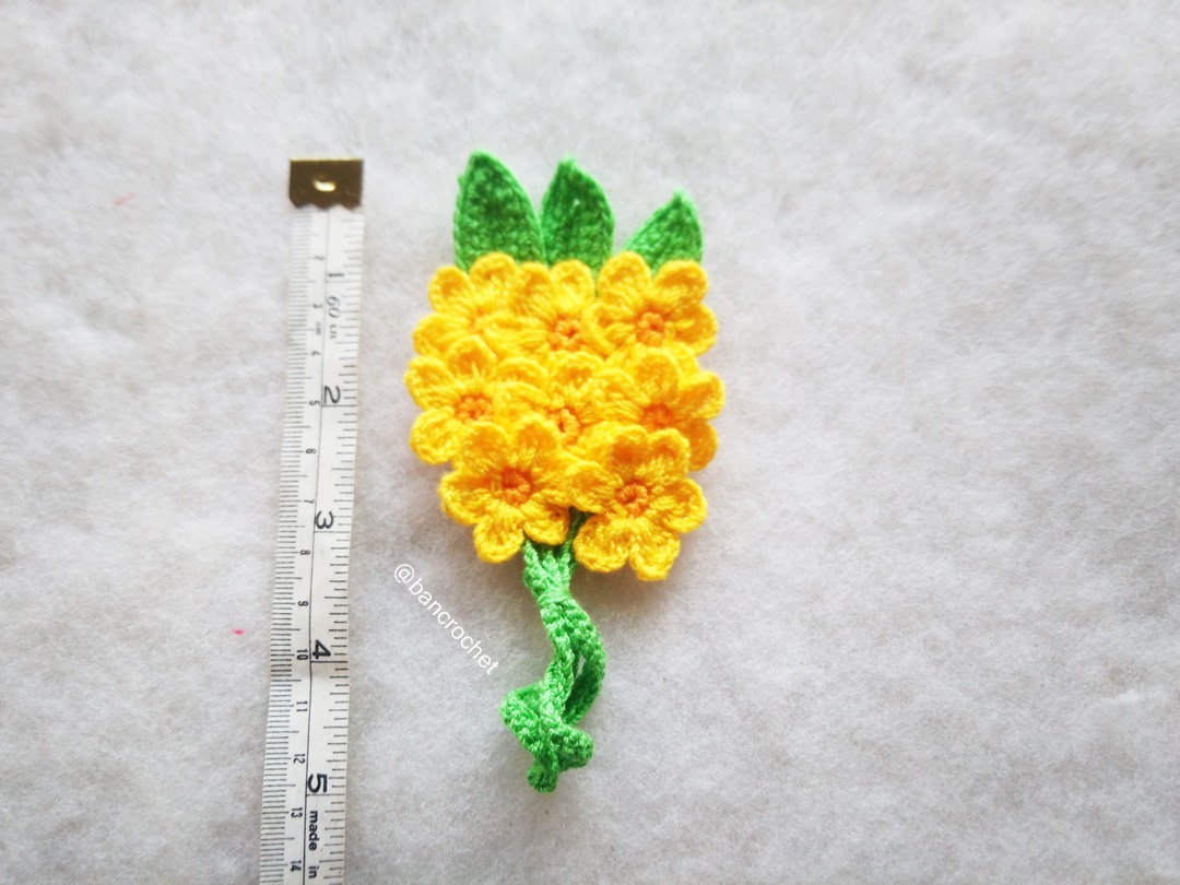 Bancrochet ช่อดอกไม้จิ๋วถักโครเชต์ Mini flower bouquet crochet สีเหลืองมัตตาร์ต 5 นิ้ว