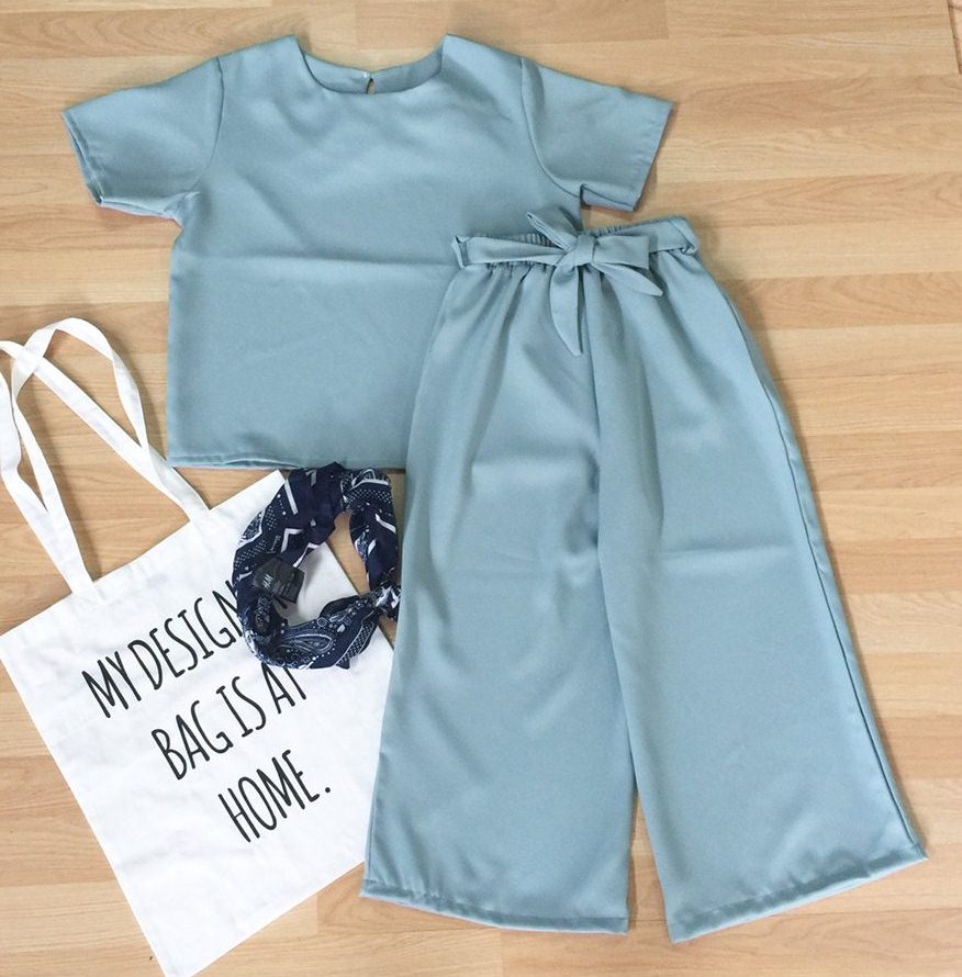 Set_bt1493-1567 ชุดเซ็ท 2 ชิ้น เสื้อ+กางเกงขายาวห้าส่วนเอวสม็อคยางยืด งานสวยน่ารักสไตล์เก๋ๆ ชิคๆ เซ็ทสองชิ้นสวยคุ้ม ใส่เก๋ๆ ได้บ่อย