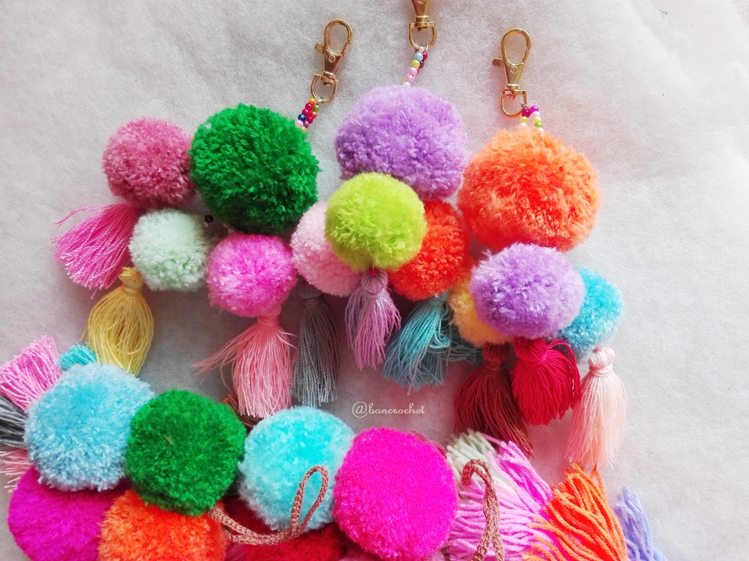 ปอมปอมไหมพรมห้อยกระเป๋า/พวงกุญแจ pompom crochet