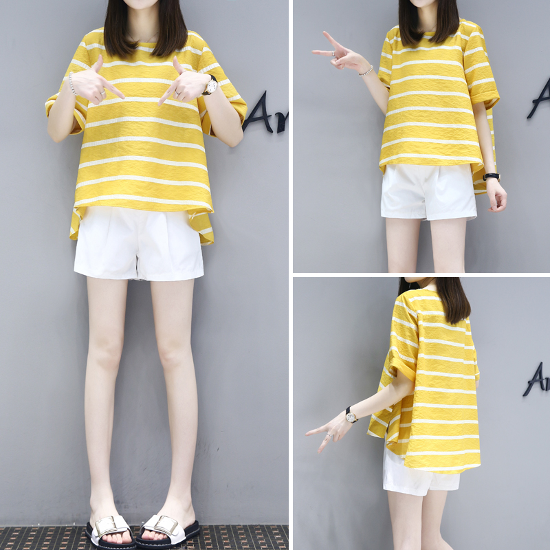 Blouse3767 เสื้อทรงปล่อยหน้าสั้นหลังยาว ผ้าโพลีลายริ้วเนื้อดีหนามีน้ำหนักทิ้งตัว ผ้าเนื้อดีทรงใส่ฟรีไซส์ใส่สบาย งานสวยแมทช์กับอะไรก็เข้า
