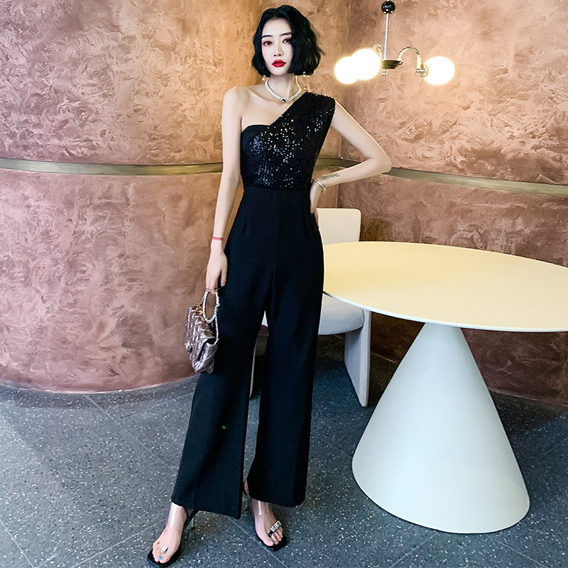 ชุดราตรี ชุดราตรีสวยหรู แบบ ทันสมัย Evening dress