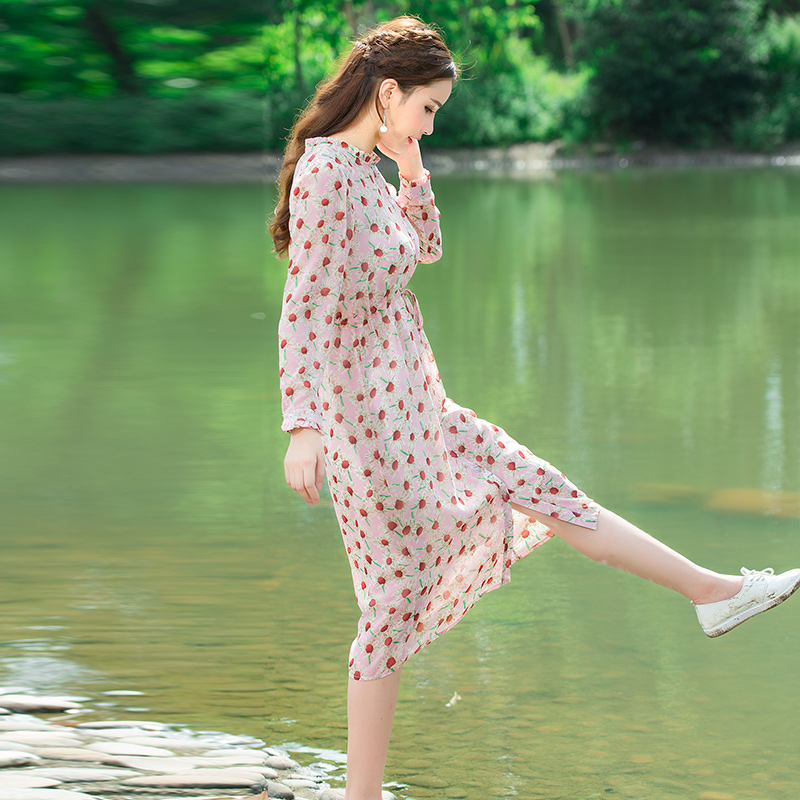 Dress4158 แม็กซี่เดรสยาวทรงสวยลายดอกทานตะวันพื้นสีชมพู คอระบาย กระดุมผ่าหน้า แขนยาวกระดุมข้อมือ มีเชือกผูกรูดเอวปรับได้ตามสัดส่วน มีซับในอย่างดีทั้งชุด ผ้าชีฟองเกรดพรีเมียม