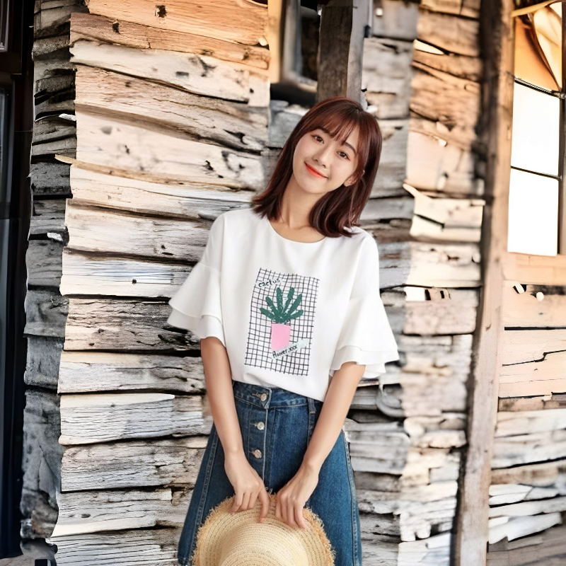 Blouse3791 เสื้อแขนระบายสีขาวครีม แต่งลายน่ารัก ผ้าชีฟองเนื้อดีเกรดพรีเมียมหนามีน้ำหนักทิ้งตัวไม่ยับง่ายใส่สบาย ซับในเนื้อหนาอย่างดี งานน่ารักแมทช์ง่ายใส่กับอะไรก็เข้า