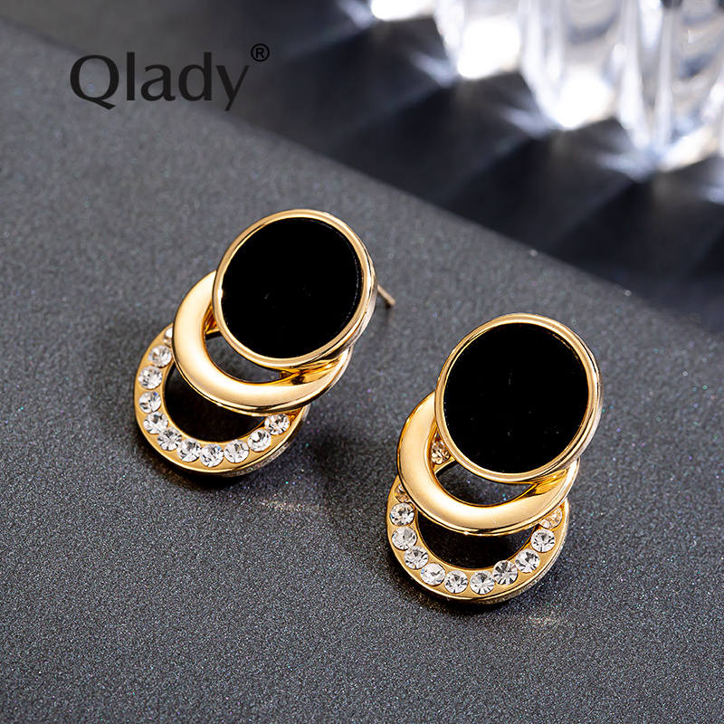 ต่างหู ตุ้มหูแฟชั่น By Qlady