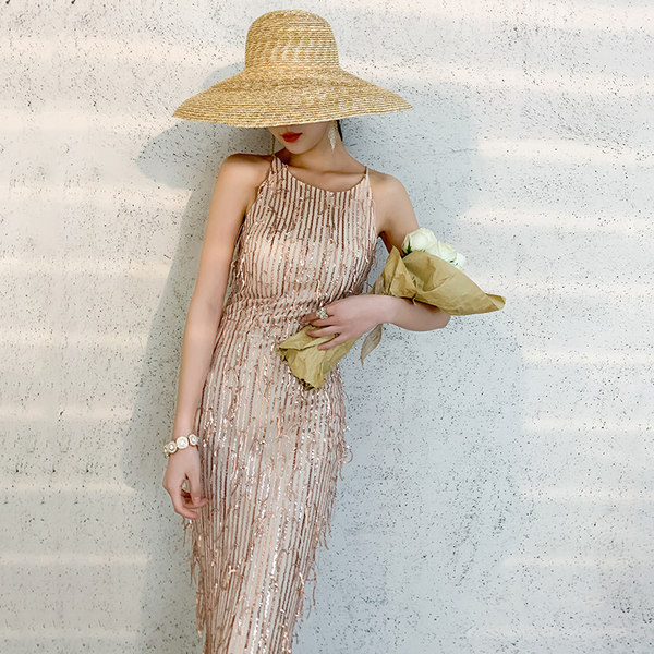 ชุดราตรี ชุดราตรีสวยหรู แบบ ทันสมัย Evening dress