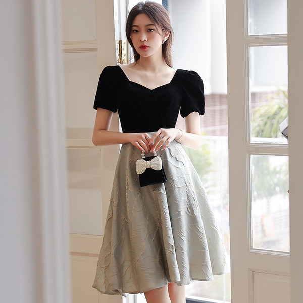 ชุดราตรี ชุดราตรีสวยหรู แบบ ทันสมัย Evening dress