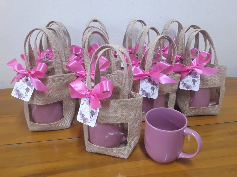 ชุดแก้วน้ำเซรามิคในถุงผ้ากระสอบ