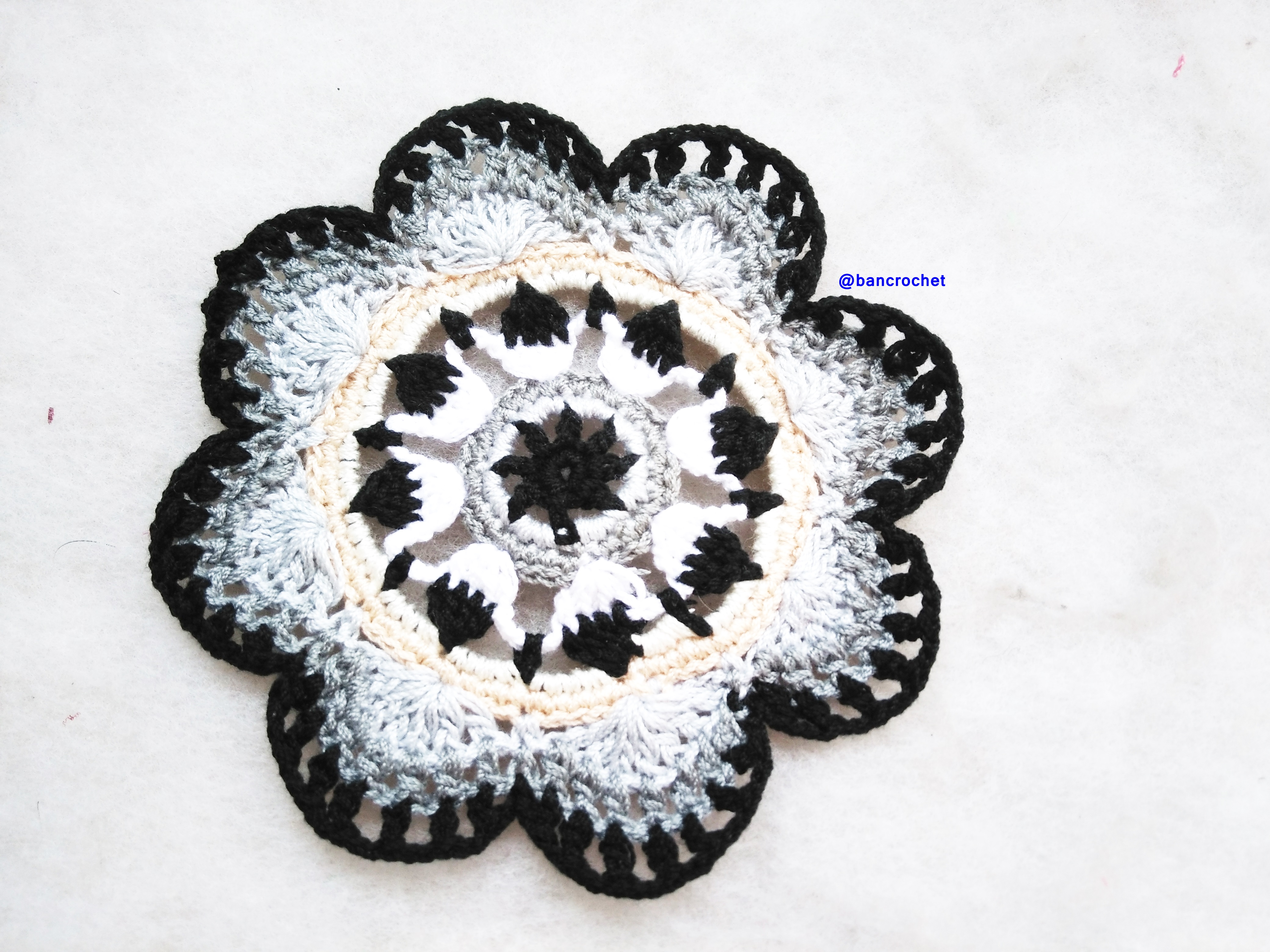 Bancrochet ที่รองแก้วถักโครเชต์ crochet coasters หลากสี 4 นิ้ว
