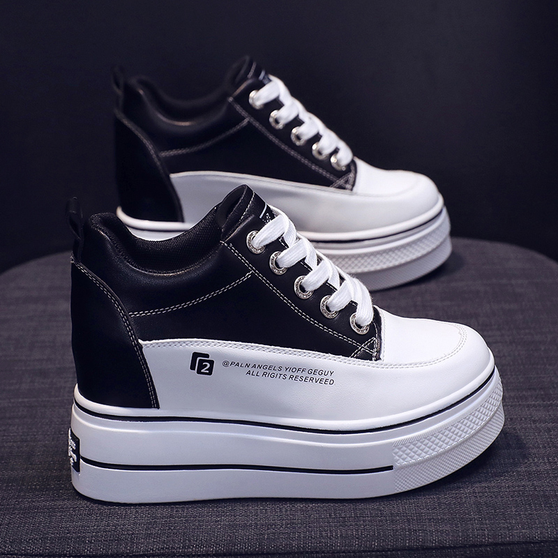 รองเท้าผ้าใบเสริมส้นสูง ไซต์35-39 สนใจทักแชท ฟรีค่าส่ง!
