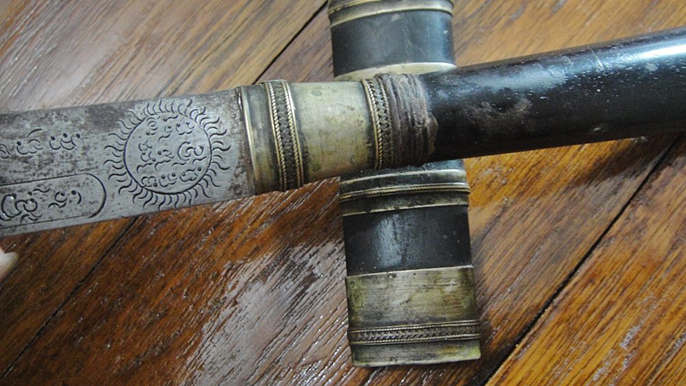 มีดจักรนารายณ์ หลวงพ่อสะอาด วัดเขาแก้ว