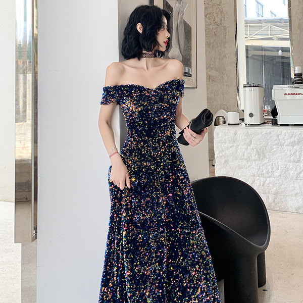 ชุดราตรี ชุดราตรีสวยหรู แบบ ทันสมัย Evening dress