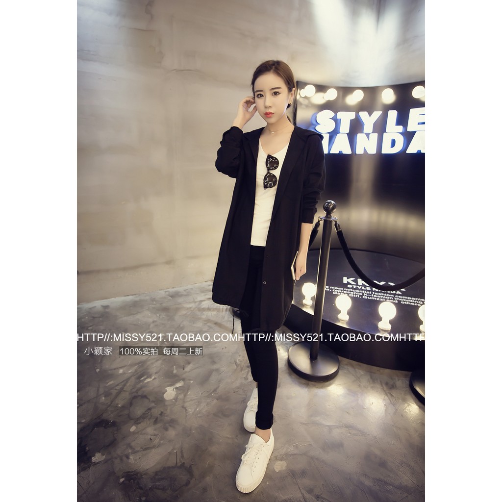 เสื้อคลุมฮู้ดดี้ สกรีนลายด้านหลัง ผ้าไนลอนเนื้อด้าน ไม่หนา พร้อมส่งจ้า Black