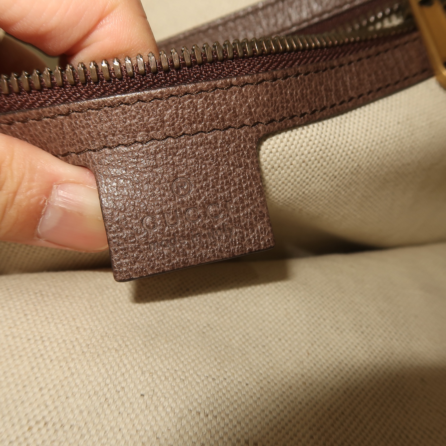 Gucci GG Ophidia Medium Zip Messenger Bag