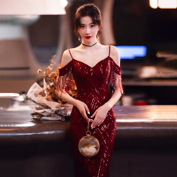 ชุดราตรี ชุดราตรีสวยหรู แบบ ทันสมัย Evening dress