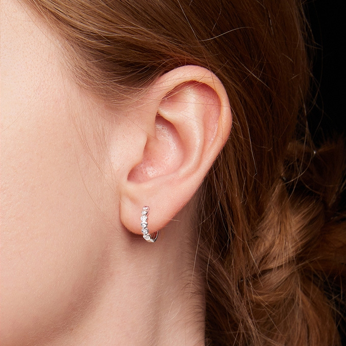 ต่างหูเงินแท้ S925 รุ่น Flirt ต่างหูห่วงเล็กหัวใจ เพชร CZ สูง10.6mm เงินแท้ทั้งชิ้น Silver925 ต่างหูผู้หญิง