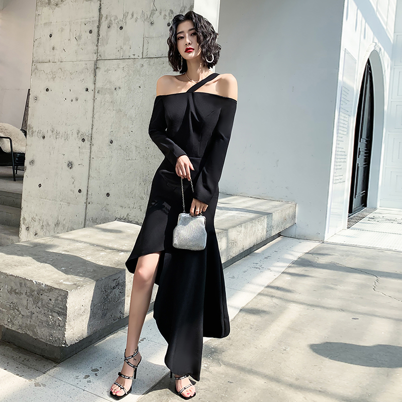 ชุดราตรี ชุดราตรีสวยหรู แบบ ทันสมัย Evening dress