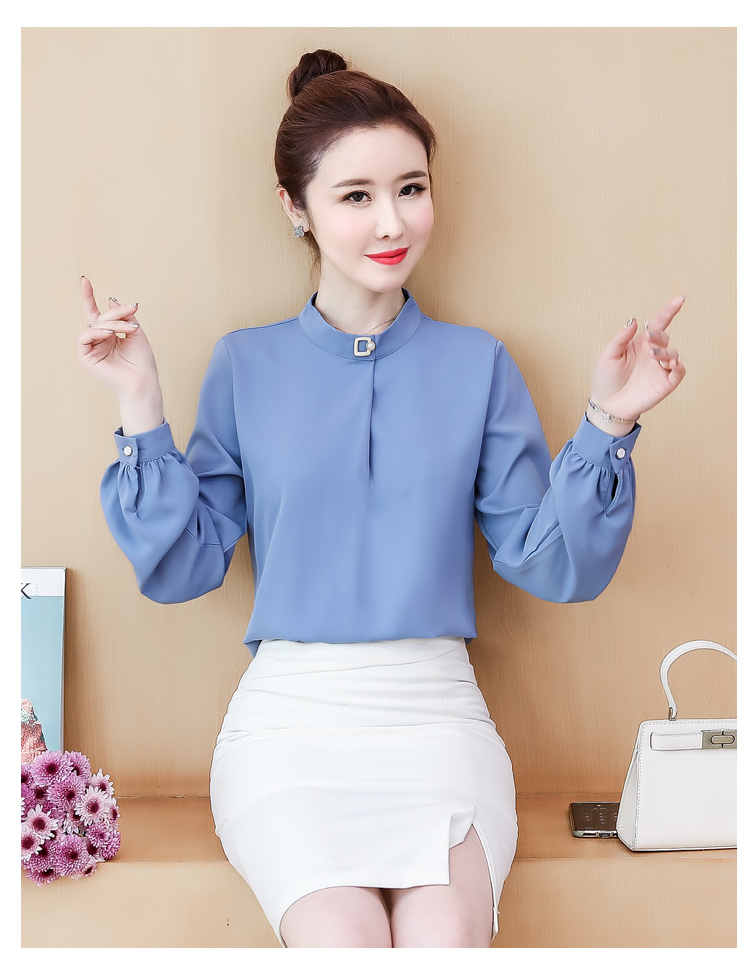 Blouse3985 เสื้อแขนยาวกระดุมข้อมือ ทรงคอปืนแต่งอะไหล่สวยหรู ผ้าชีฟองเกรดพรีเมียมเนื้อดีมีน้ำหนักทิ้งตัวผ้านุ่มใส่สบายไม่ยับง่าย งานดีผ้าดีเหมือนราคาหลักพัน แมทช์กับกระโปรงหรือกางเกงก็เข้า ใส่ทำงานได้ มี 2 สี ฟ้า, ขาว
