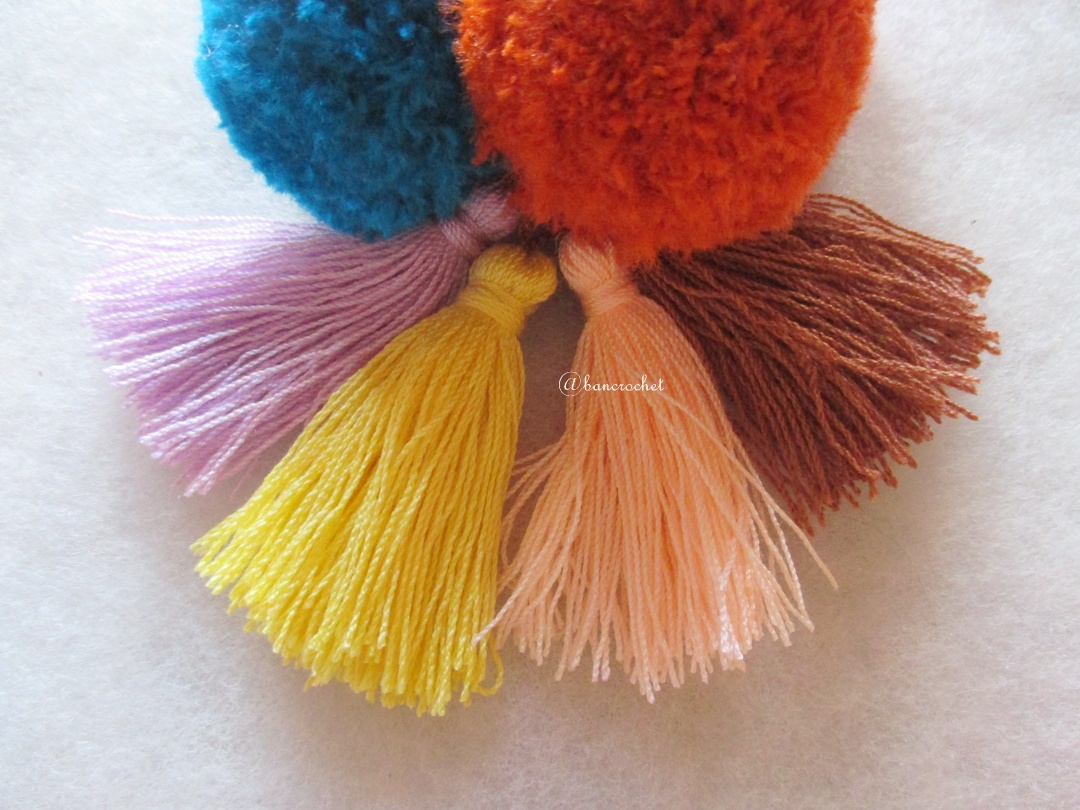 พู่+ปอมปอมแขวนกระเป๋าถักโครเชต์ pompom